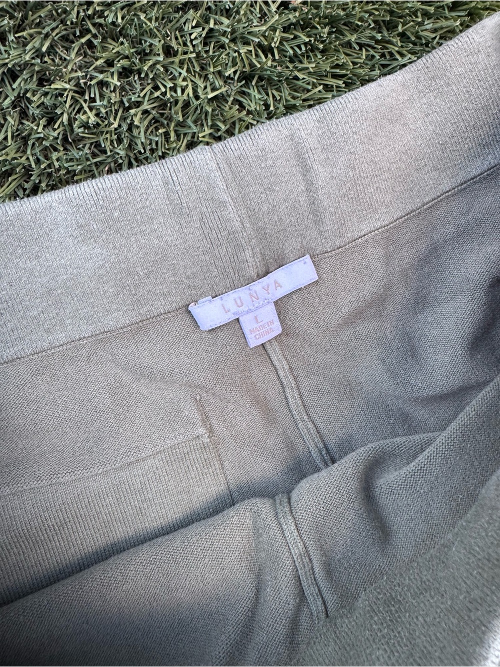 lunya Organic Cotton Silk Blend Knit Lounge jogger pant in Sage Green large - Picture 4 of 8